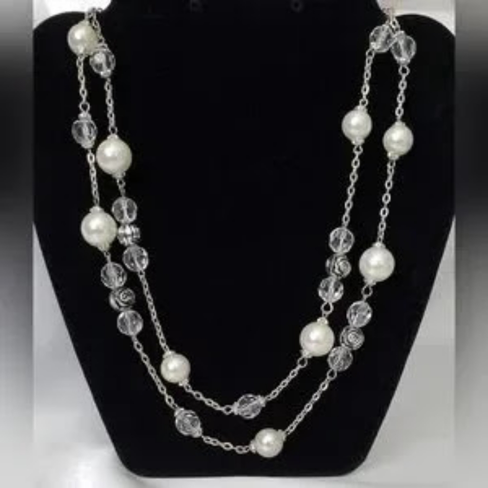 LBVYR Signed Faux Pearl Faceted Bead Silvertone Roses Classic Necklace
